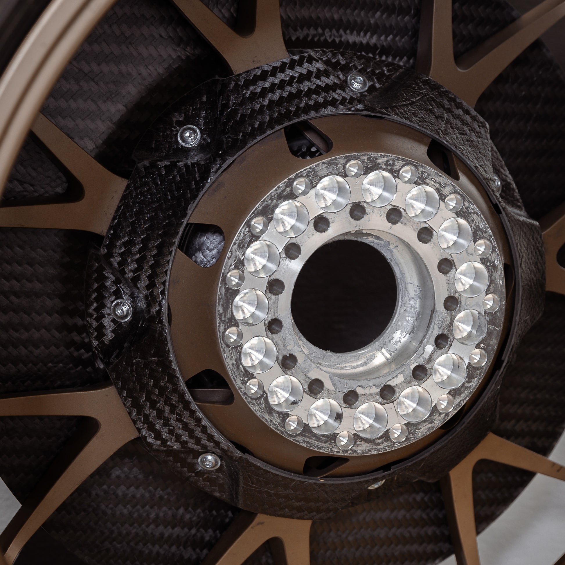 CARBON FIBER AERO DISCS for Porsche 911 GT3 RS (992.1) - ALU wheels - Gold Leaf Performance designs premium performance components for high-end vehicles. With expertise in advanced materials and motorsports engineering, we craft aerodynamically optimized parts that enhance both performance and aesthetics. Every product is meticulously crafted to ensure a perfect OEM+ fit and an exceptional driving experience.