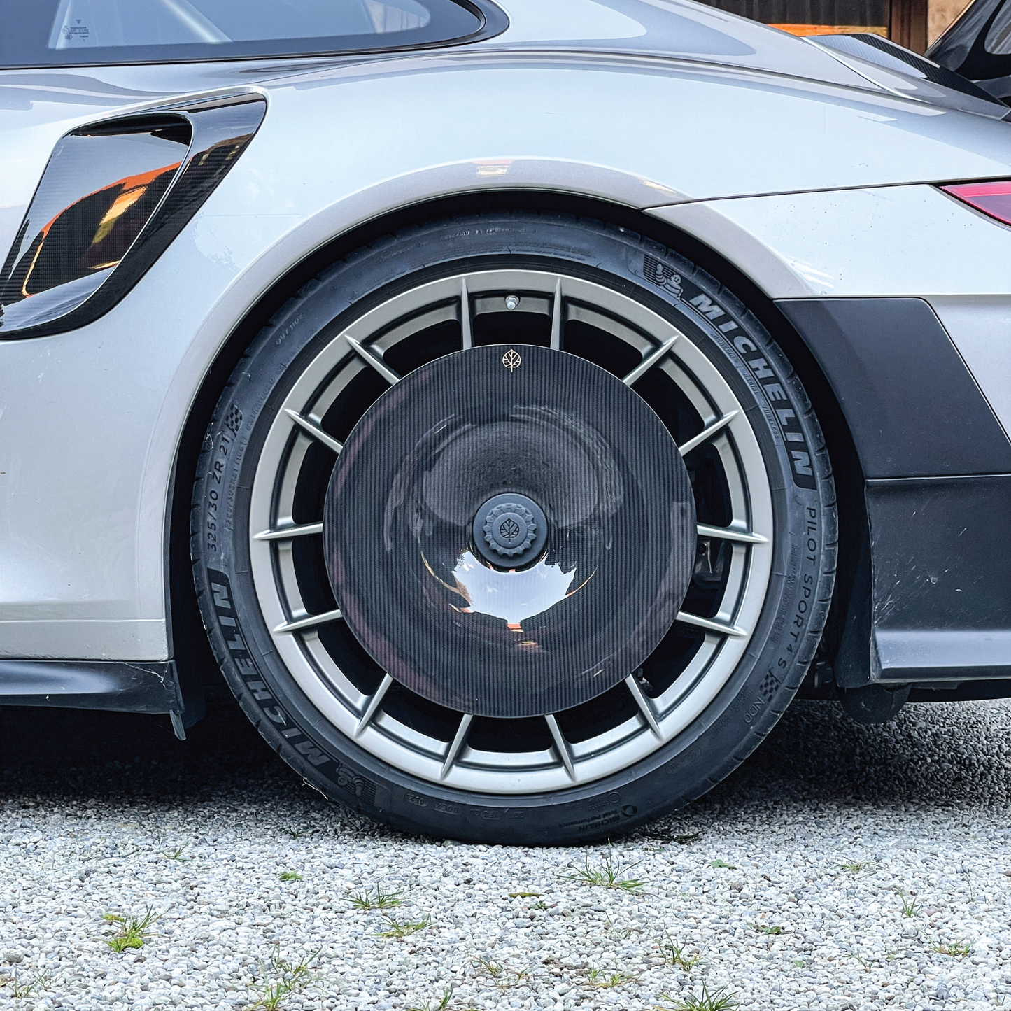 CARBON FIBER AERO DISCS [EVO] for Porsche 911 GT2 RS (991.2) - MAG wheels