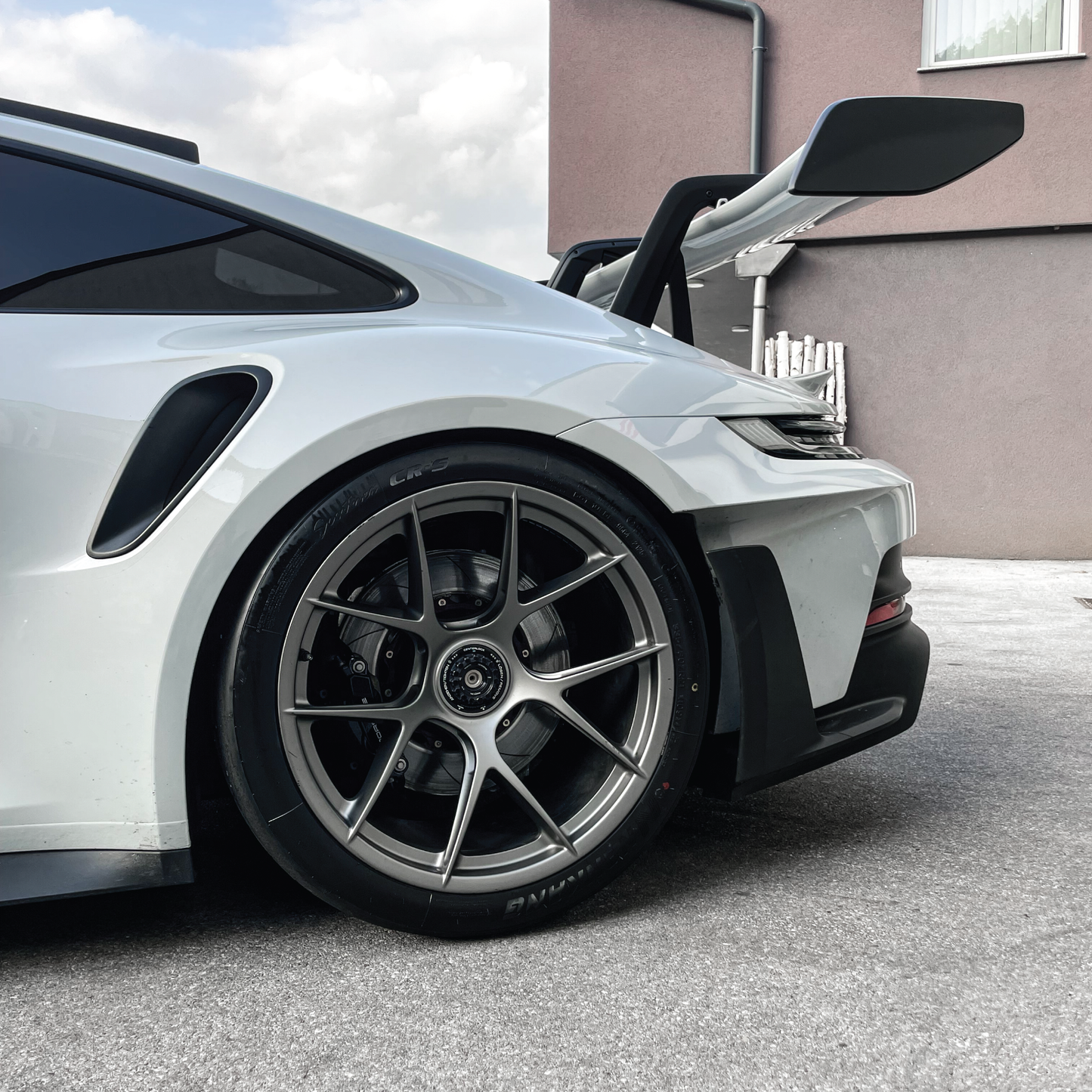 CARBON FIBER AERO DISCS [EVO] for Porsche 911 GT3 RS (992.1) - MAG wheels