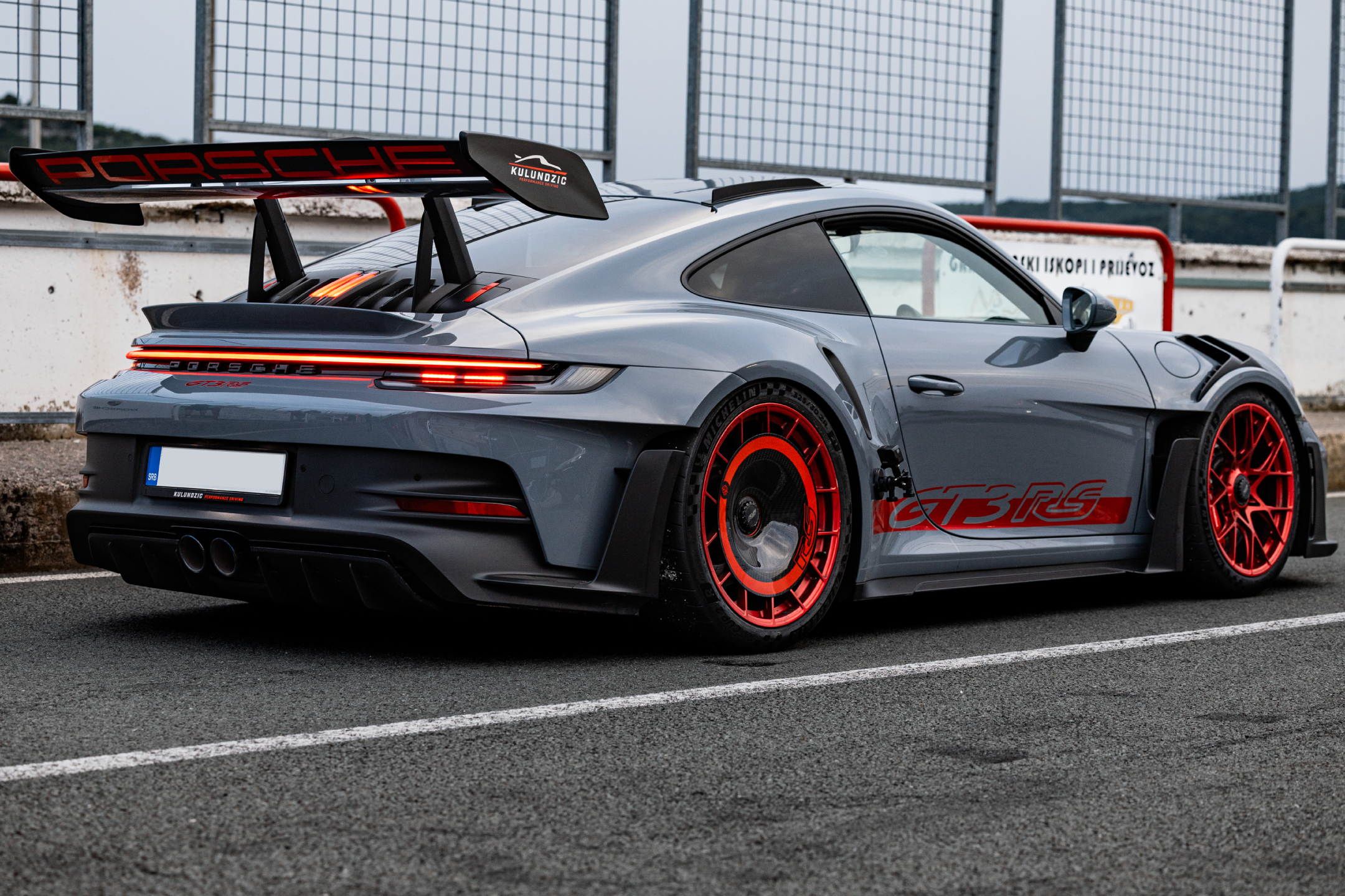 Load video: GT3 RS Aero discs in motion.